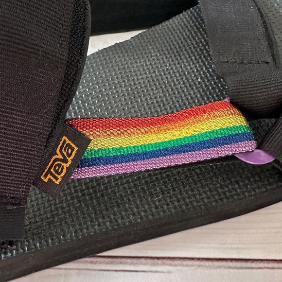 TEVA Universal Midform Pride Sandals | Men’s 11 | NWT Rainbow LGBTQ Comfortable - Picture 7 of 10